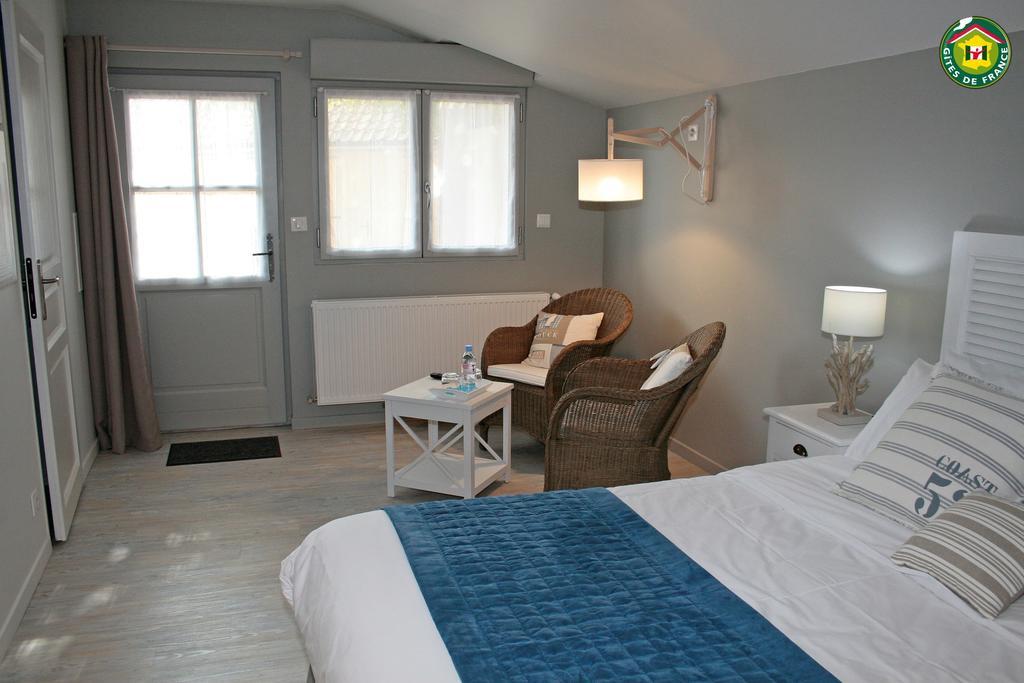 Le Clos Du Miroir Bed & Breakfast