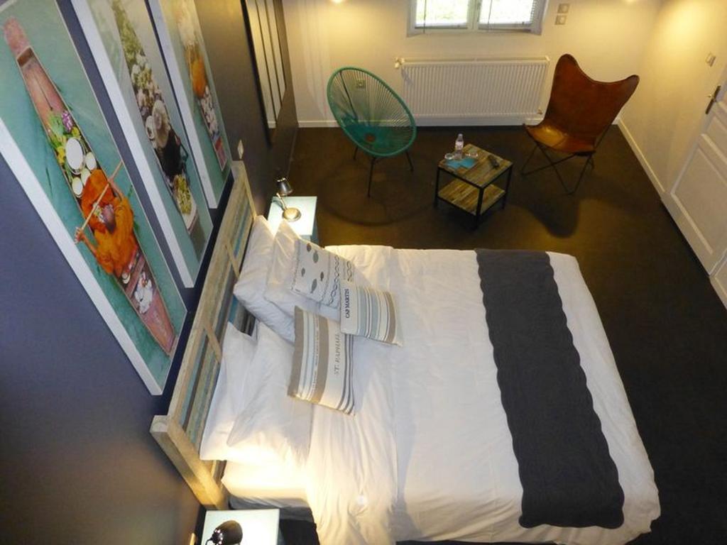 Le Clos Du Miroir Bed & Breakfast